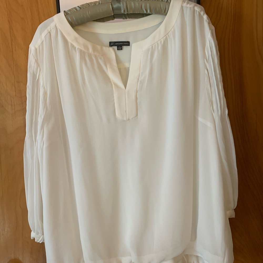 Stunning off white blouse, Adrienne Papell, L